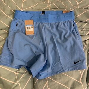 Nike Men’s Fn3002-412 5” Shorts Size M NWT
